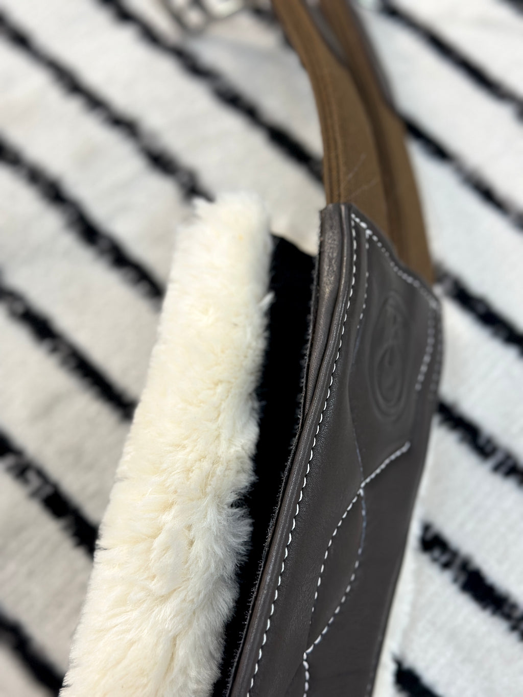 Soft Padded Pro Leather Hunter Girth with Liner Options